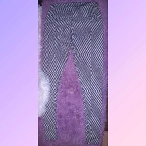 Grey honeycomb Tiktok leggings size medium.